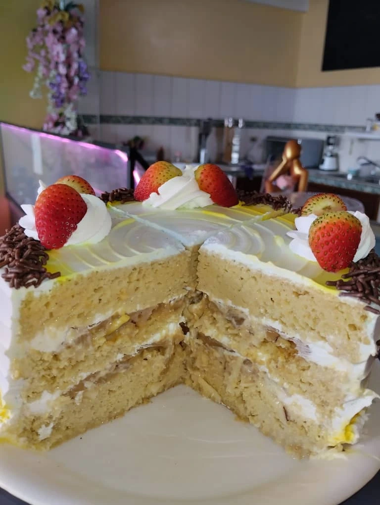 torta fria de coco con pina por porcion