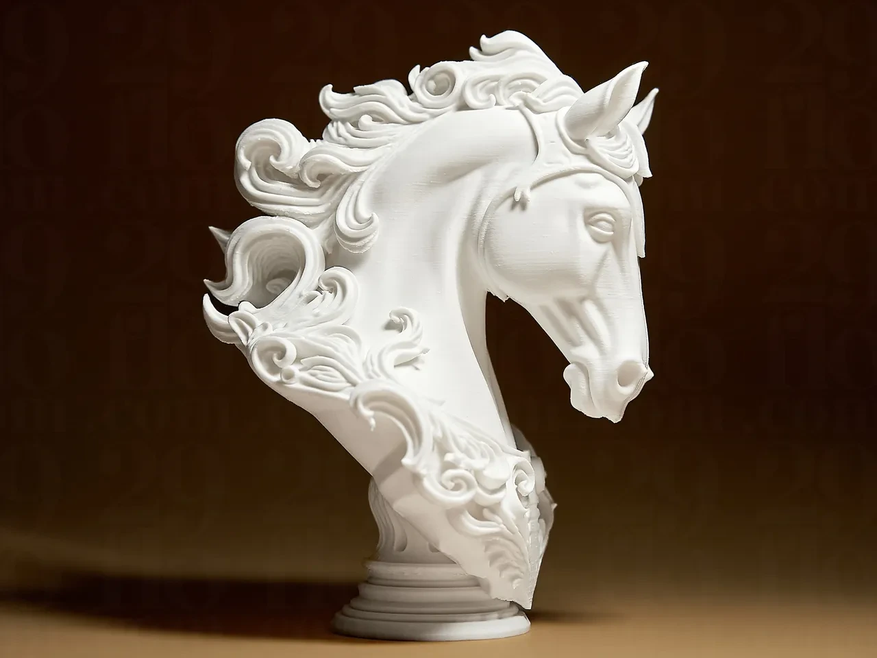 Escultura Equina de Majestuosa Elegancia