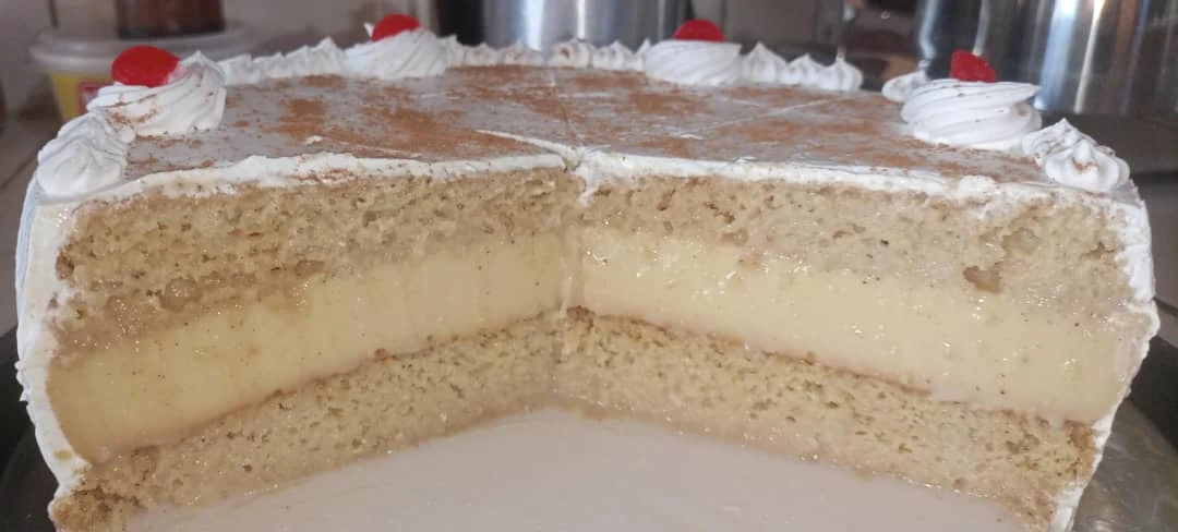 Torta fría de coco con pina por porcion