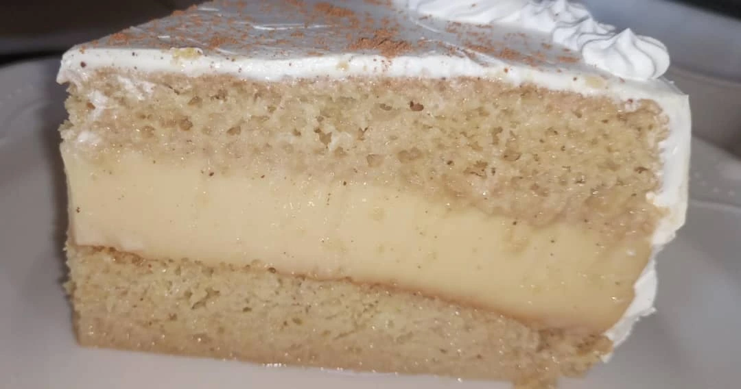 Torta fría de coco con pina por porcion